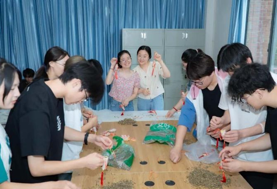 图片15 图片15